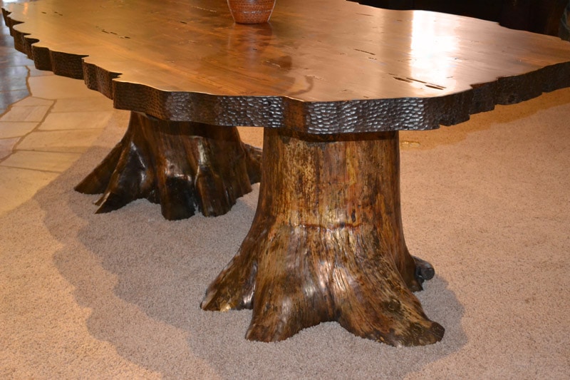 Pied de table en forme de tronc d'arbre 